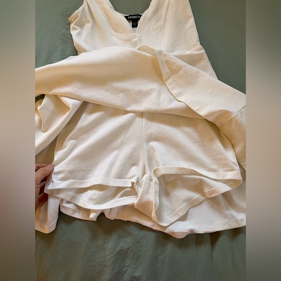 White dress with built in shorts!!! - Picture 4 of 5